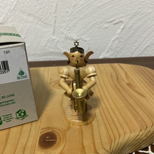 Blank engel mit saxophon - blank,