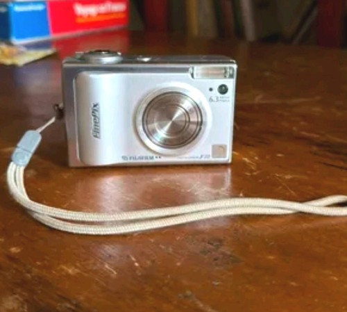 Fujifilm finepix f10 vintage - fujifilm,