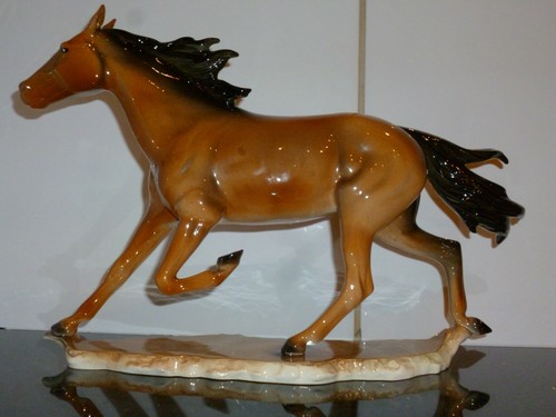 Goebel trabendes pferd - goebel,