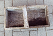 Alte Kiste aus Holz Tragkorb