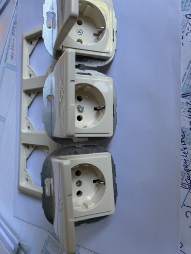 Steckdosen mit - up,