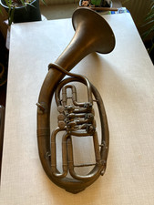 Althorn oder Es Horn (alt) - DEKO - Blas-Instrument - bespielt - 60 x 27 x 19 cm