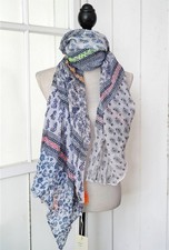 Sarah & Sally Damenschal Tuch