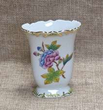 Herend Ungarn kleine ovale Vase Queen Victoria Dekor unbeschädigt handbemalt