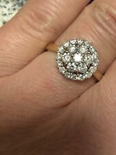 Goldring mit Diamanten