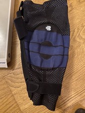 Kniebandage Bauerfeind GenuTrain Schwarz
