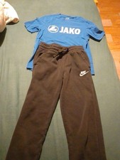 Nike Sporthose / Jogger Gr. 140 mit Shirt