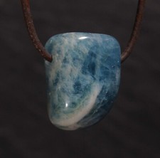 Edelstein Anhänger gebohrt