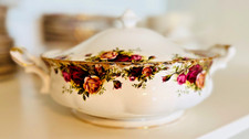Royal Albert Gedeck - OLD COUNTRY ROSES - Terrine m. Deckel - 1,5 Liter  Ø 22 cm
