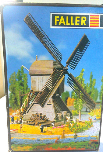 Windmühle mit wasserrad - windmühle,