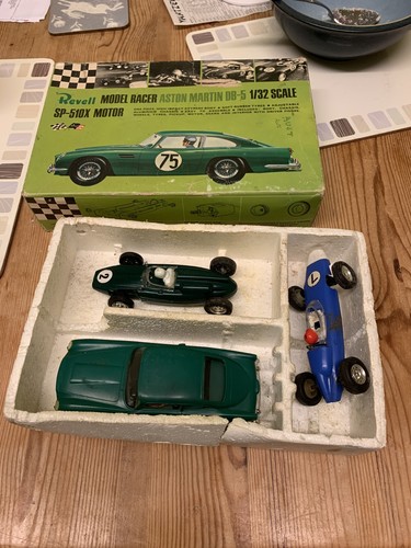 Revell model racer aston - revell,