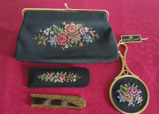 Golden Seal, Handtasche, Handtaschenspiegel, Kamm aus Petit Point-Stickerei
