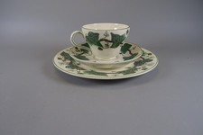 Set Tasse Teetasse mit Unterteller und Kuchenteller - Napoleon Ivy - Wedgwood
