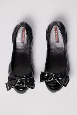 Prada ballerinas aus lackleder - prada,