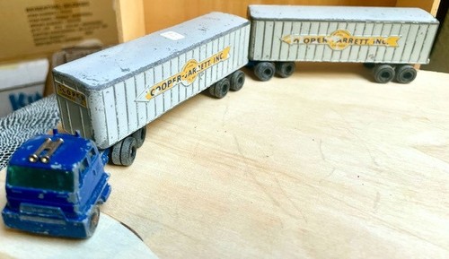 Matchbox hendrickson truck - truck,