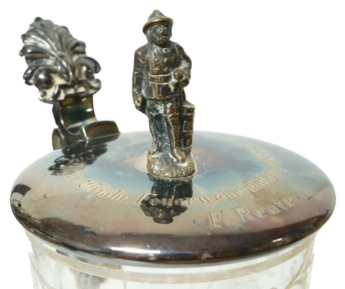 Alter feuerwehrkrug feuerwehr - feuerwehrkrug,