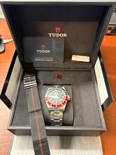 Tudor black bay gmt pepsi - black, –
