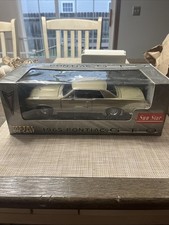 SUN STAR 1:18 Scale Gold 1965