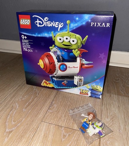 Lego 43307 alien with pizza - lego,