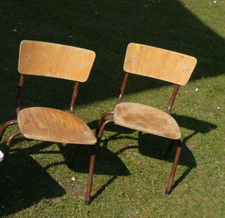 2 x Kinderstuhl  2 DDR Schule