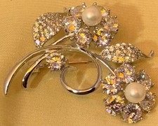 Brosche Anstecknadel Blumenstrauß-Designe in Silber mit Perlen & Zirkonia Steine