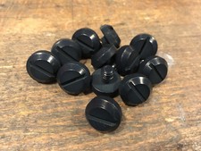 3075 SCHWARZE SCHRAUBE SITZBANK HALTESCHRAUBE FÜR HARLEY® SOFTAIL®  SEAT SCREW