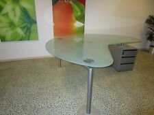 Bürotisch mit Schubladen