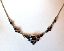 zierliches Granatcollier  900