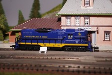 RF28/45] ARNOLD 5049 - N - Chesapeake & Ohio - Diesellok 6123 OVP ( DEFEKT !!! )