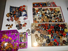 Knöpfe Konvolut 1,5 Kilo alt  und Antike gemischt - aus Metall, Horn, Kunststoff