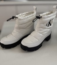 Calvin Klein Size 6M Delicia