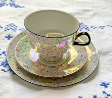 seltenes Sammeldedeck, Sammeltasse, Lichte Porzellan DDR,  Perlmut, leuctend,