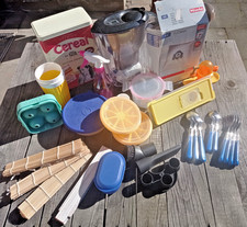 Konvolut Küchenhelfer Besteck dosen Boxen Wasserfilter Eierbecher usw