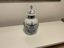 Deckelvase Meisen
