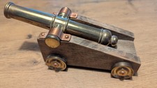 Handgefertigte Kanone Aus Holz