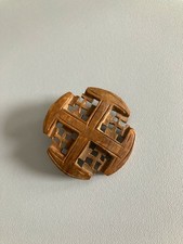 Brosche Jerusalemkreuz Holz