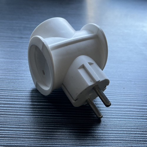 Dreifachstecker