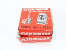 Fleischmann N 9295 Signal-Set 3-tlg. Form-Hauptsignal Flügelsignal mit Stellpult