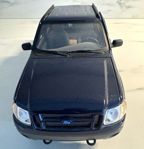 Maisto ford explorer sport - maisto,