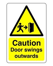 Achtung Tür schwingt nach