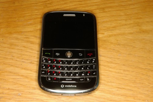 Blackberry 9000 - blackberry,