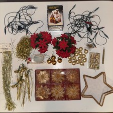 Paket/Konvolut Weihnachts-Deko: Kugeln, Weihnachtssterne, Keramik, Lichter-Kette