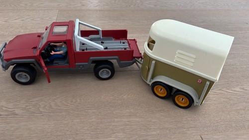 Pick mit pferdeanhänger - pick-up,