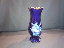 Vase Relief blaue Rose h- 26