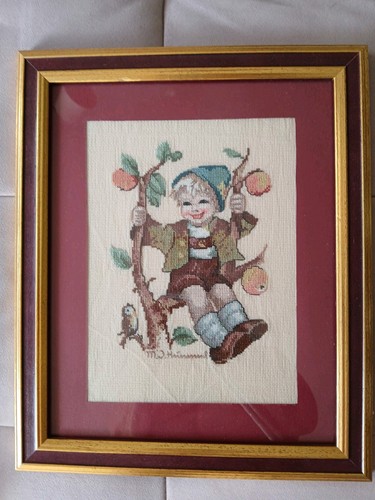 Junge apfelbaum hummel - im,