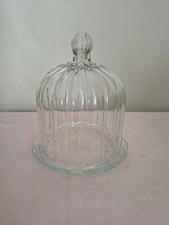 Glasteller mit Glashaube