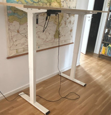 Elektrisch höhenverstellbarer