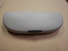 Brillenfach vorne links Fach