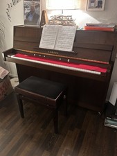 Wunderschönes Yamaha Klavier