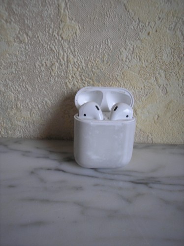 Apple airpods generation - apple, 2.